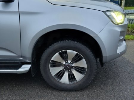 2023 Isuzu D-MAX DL40 AUTO  Vat included. €41,250 thumbnail