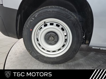 2025 Peugeot Partner PARTNER PRO PLUS 1.5 HDI Price Inc Vat €25,995 thumbnail