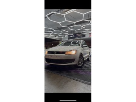 2014 Volkswagen Polo - thumbnail 1