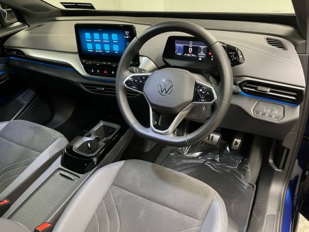 2024 Volkswagen ID.4 Life DX 77kWh 174BHP - Reversing Camera - Ambient Lighting - Sat Nav - Climate Control - Heated Seats - Keyless Start - Apple CarPlay/Android Auto €32,950 thumbnail