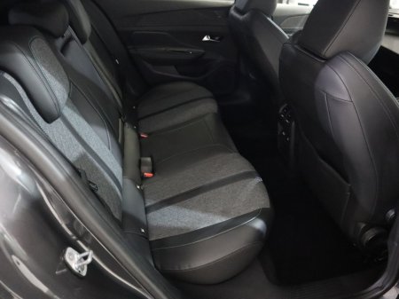 2023 Peugeot 408 *38* ALLURE 1.2 130 AUTOMATIC 6 €25,800 thumbnail