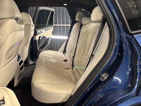 2022 BMW X5 xDrive45e xLine €59,950 thumbnail