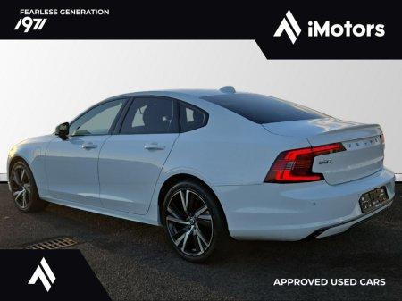2022 Volvo S90 RECHARGE T8 R-DESIGN AWD €38,500