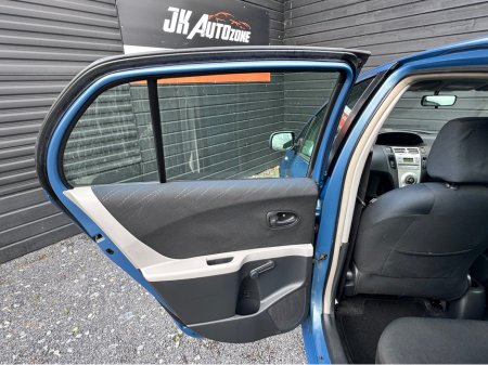 2008 Toyota Yaris - thumbnail 15