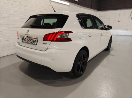 2016 Peugeot 308 - photo 5