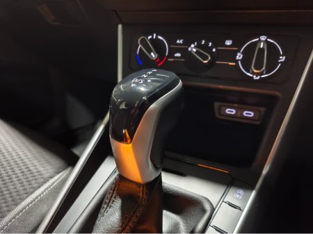 2022 Volkswagen Taigo LIFE 1.0 TSI 110HP D7F 5 5DR AUTO €19,995 thumbnail