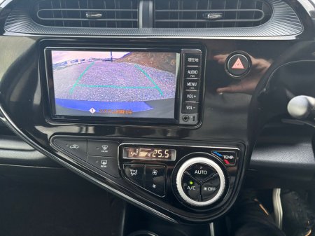 2020 Toyota Aqua Hybrid Luxury €13,950 thumbnail