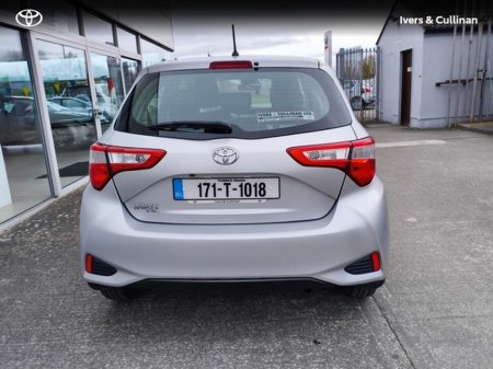 2017 Toyota Yaris - thumbnail 10