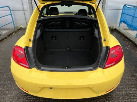 2014 Volkswagen Beetle DESIGN 1.2 TSI // OPENING PAN ROOF // LEATHER HEATED SEATS // PARKING SENSORS €11,950 thumbnail