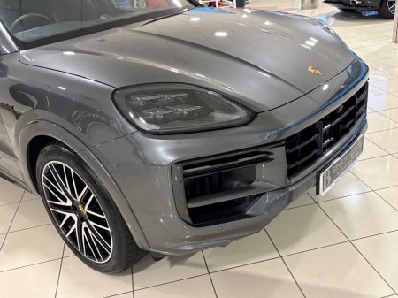 2024 Porsche Cayenne - thumbnail 9