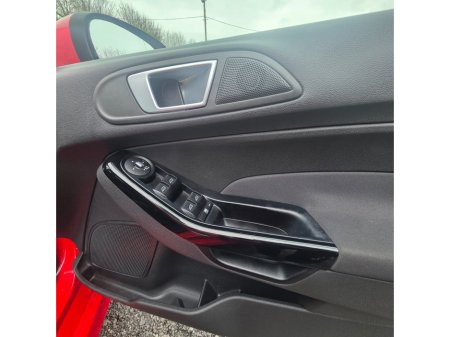 2015 Ford Fiesta - thumbnail 14