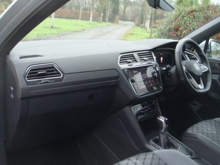 2023 Volkswagen Tiguan - thumbnail 5