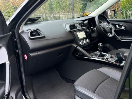 2019 Renault Kadjar 1.5 DCI ICONIC *LOW KLMS*SAT NAV*REVERSE CAMERA*AA AAPROVED* €16,450 thumbnail