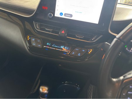 2023 Toyota C-HR HYBRID SOL 4DR AUTO €25,499 thumbnail