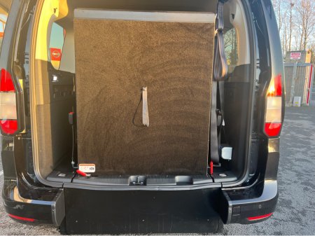 2026 Ford Tourneo Connect Titanium Auto, Wheelchair Accessible €43,404 thumbnail