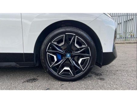 2023 BMW iX XDRIVE40 M SPORT EDITION // PANORAMIC ROOF €45,950 thumbnail