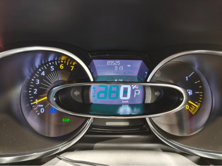 2016 Renault Clio 1.2 AUTOMATIC €9,995 thumbnail