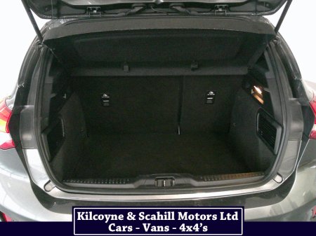 2021 Ford Focus ST-LINE TDCI thumbnail