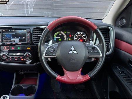 2015 Mitsubishi Outlander - thumbnail 13