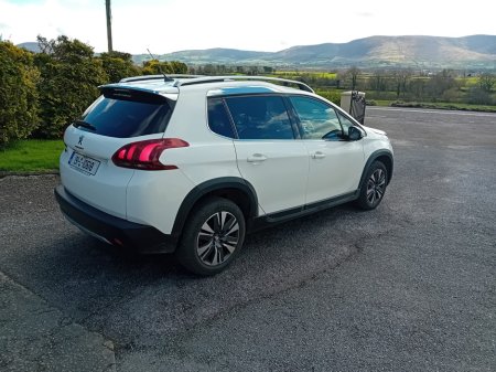 2019 Peugeot 2008 - thumbnail 3