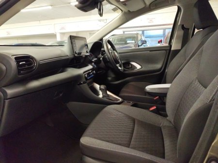 2022 Toyota Yaris HYBRID LUNA 4DR AUTO €23,950 thumbnail