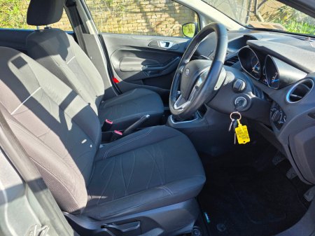 2014 Ford Fiesta - thumbnail 11