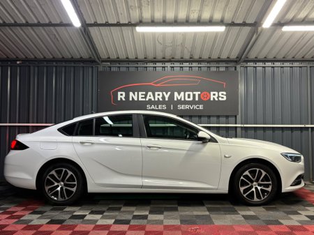 2019 Opel Insignia 1.6 (136PS) Turbo D ecoTEC SC €12,950 thumbnail