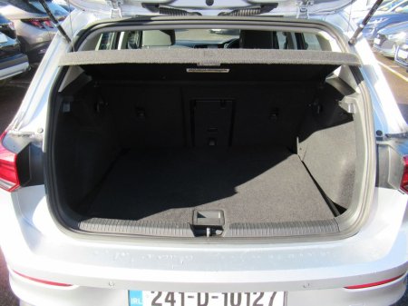 2024 Volkswagen Golf Life 2.0 TDI 115HP 5DR €30,950 thumbnail