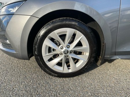 2022 Skoda Octavia - thumbnail 5
