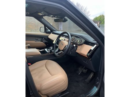 2025 Land Rover Range Rover SE CARAWAY PERFORATED WINDSOR LEATHER €115,800 thumbnail