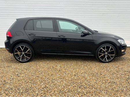 2015 Volkswagen Golf 1.6 TDI MATCH BLUEMOTION 105PS 5 5DR €11,950 thumbnail