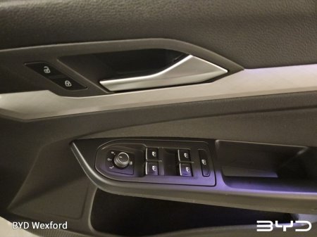 2021 Volkswagen Golf 2.0 TDI 115HP Life €21,975 thumbnail