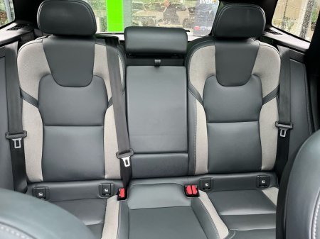 2023 Volvo XC60 - thumbnail 17