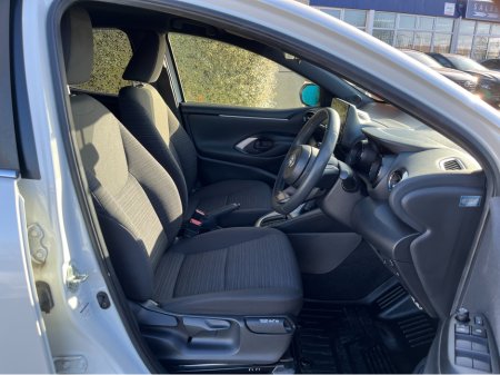 2020 Toyota Yaris - thumbnail 10