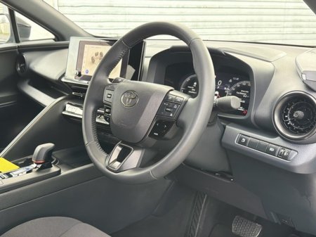 2025 Toyota C-HR SPORT PLUS SIDESTEPS & EXTRAS // HEATED SEATS // APPLE CARPLAY/ANDROID AUTO // SIDE STEPS // WIND DEFLECTORS // FULL WARRANTY €37,945 thumbnail