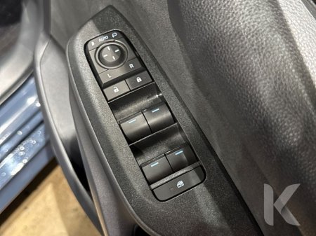 2024 Toyota Yaris - thumbnail 16