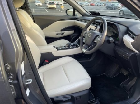 2024 Lexus LBX 1.5h ELEGANT // Heated Mirrors // Power Folding Mirrors // Apple Carplay // Android Auto // Dual Zone Climate Control €36,945 thumbnail