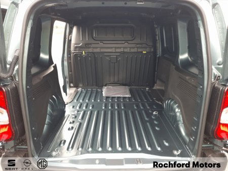 2026 Opel Combo L1H1 Komfort 1.5D 100HP €21,600 thumbnail