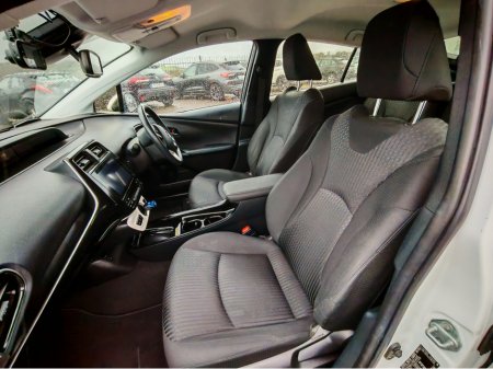 2018 Toyota Prius - view 2