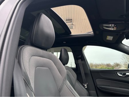 2025 Volvo XC60 + T6 PHEV  PLUS  AWD BLACK EDITION €61,800 thumbnail