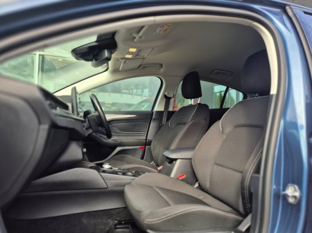 2024 Ford Focus - thumbnail 8