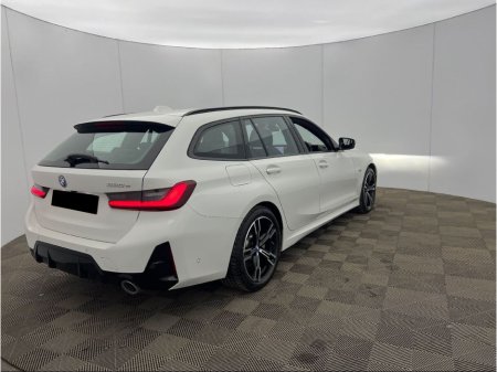 2023 BMW 3 Series - thumbnail 3