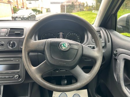 2011 Skoda Fabia - thumbnail 18