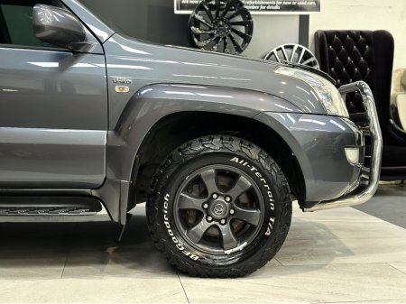 2004 Toyota Landcruiser - thumbnail 6