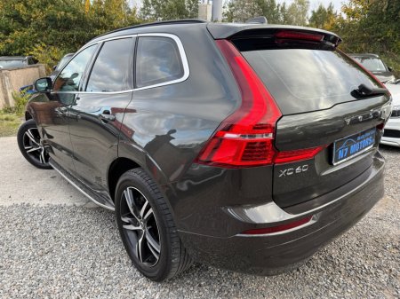 2022 Volvo XC60 2.0 MOMENTUM AUTO €38,450 thumbnail