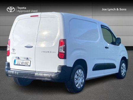 2025 Toyota Proace City SWB GX 100HP 650KGS €26,950