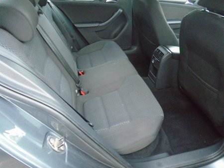 2013 Volkswagen Jetta CL 1.2 TSI MANUAL 6SPEED FWD 105HP 4DR €7,950 thumbnail