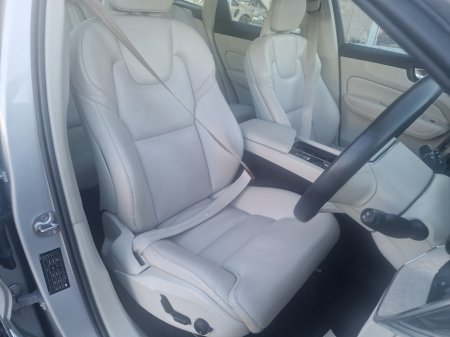 2023 Volvo XC60 B4 Plus Bright 5DR Auto €44,950 thumbnail