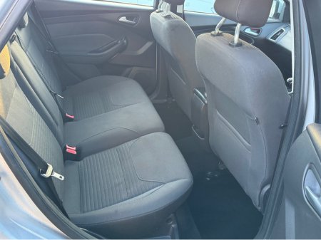 2018 Ford Focus - thumbnail 4