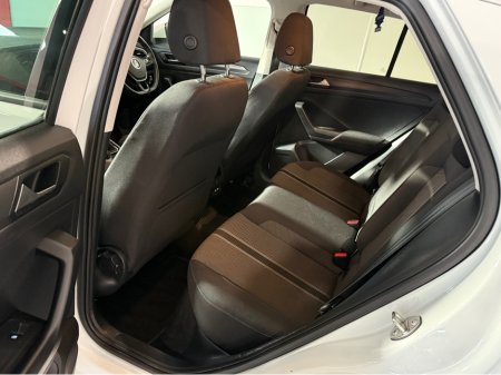 2021 Volkswagen T-Roc DESIGN 1.0 TSI 110HP 5DR thumbnail